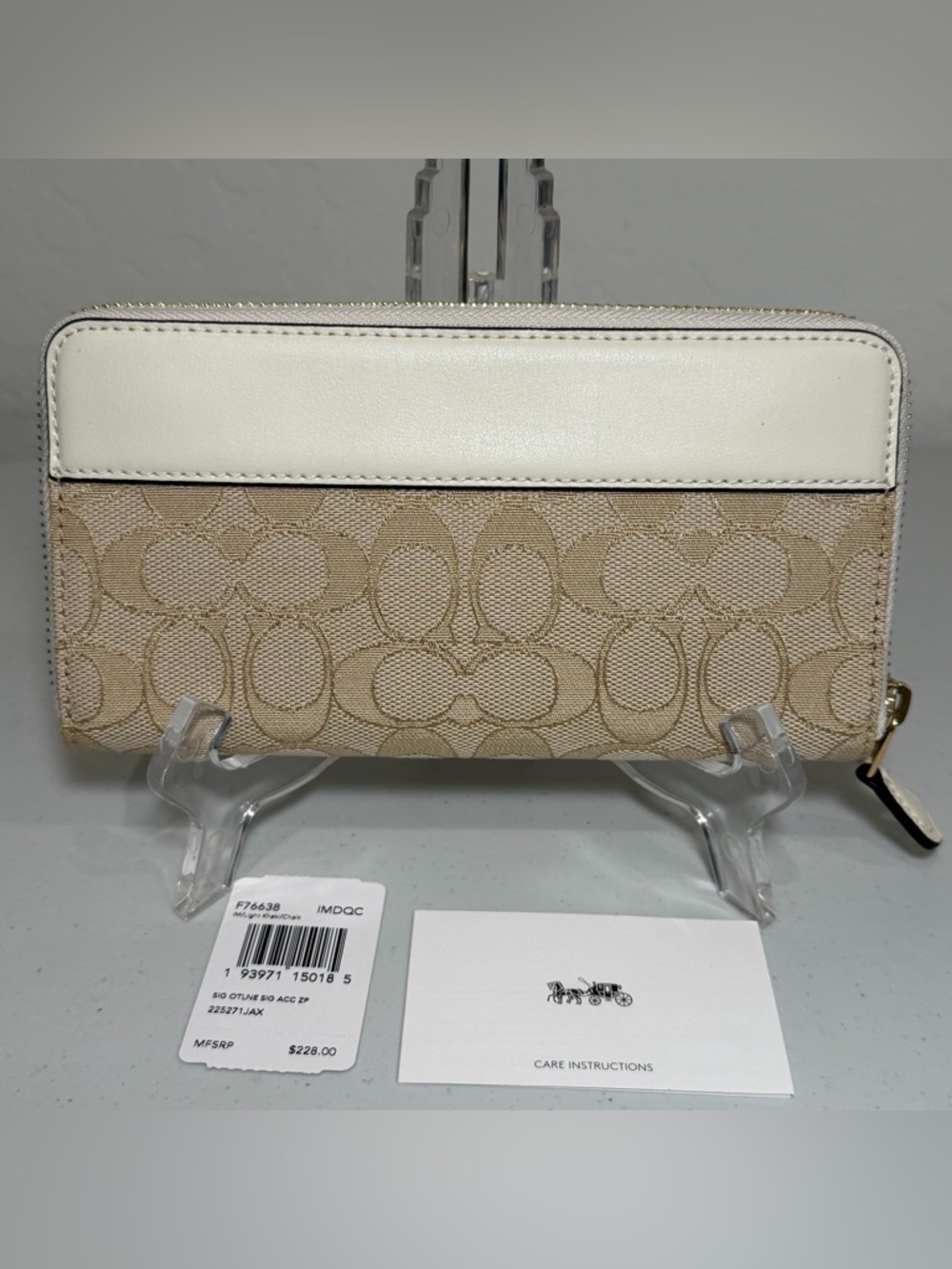 Coach Accordion Zip Wallet In Signature Jacquard With Stripe NWT - Picture 2 of 8